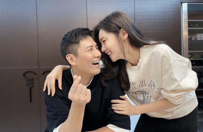 夏威夷被泼化学液体的女教师好友发声:她和善爱笑 在医院刚苏醒 希望警方尽快抓获嫌疑人 正组织朋友们为她捐款
