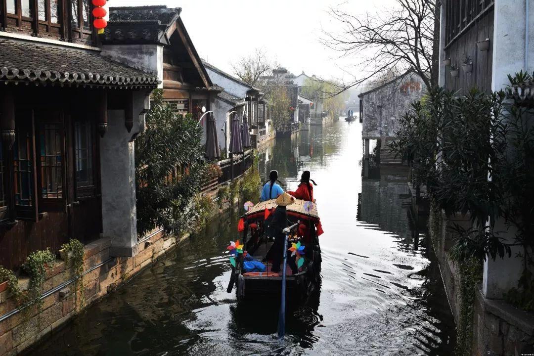 某工厂生产一种单价为10元的产品，每天可卖出150件，如果单价每增加1元，那么每天会少卖5件，当不游戏画面