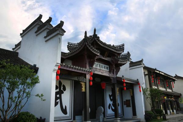 救援网球女孩